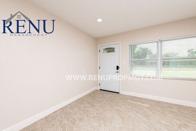 Foto del edificio - Available Now!