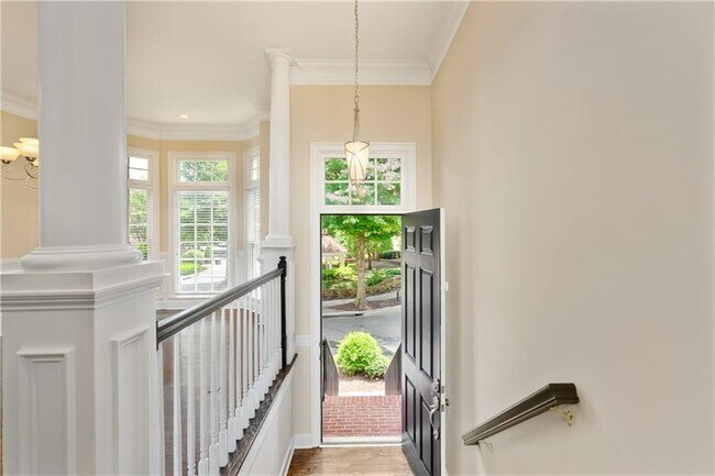 Foto del edificio - 1434 Wembley Ct NE