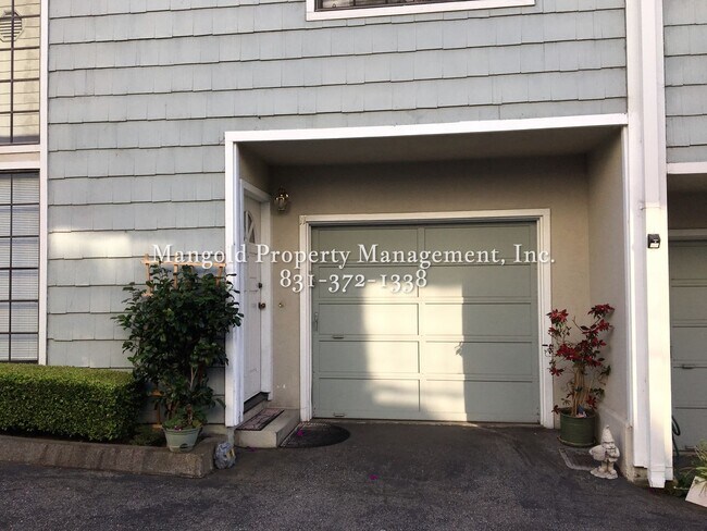 Building Photo - Spacious Condo In Great Pacific Grove Neighborhood