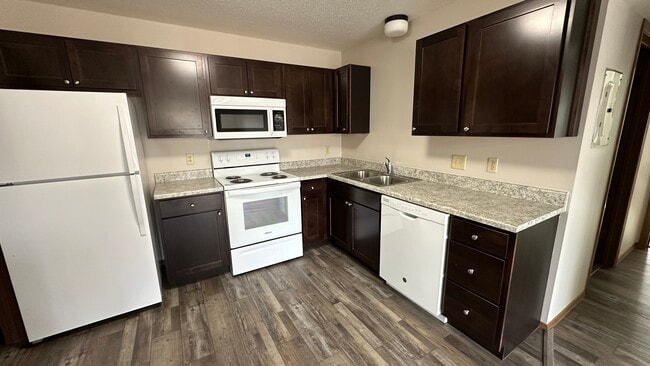Foto del edificio - Pebble Creek Apartments