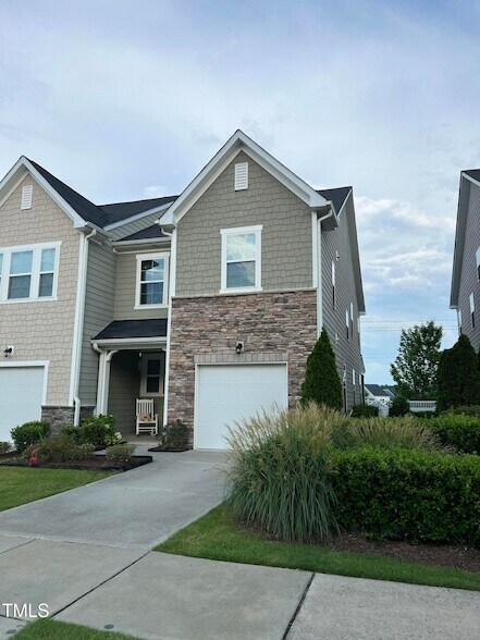 Foto del edificio - 1109 Little Gem Ln