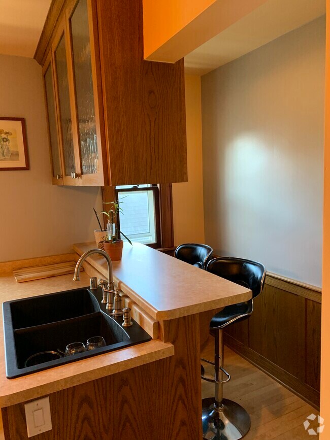 Lake Buff Apartments for Rent Shorewood, WI 2 Rentals