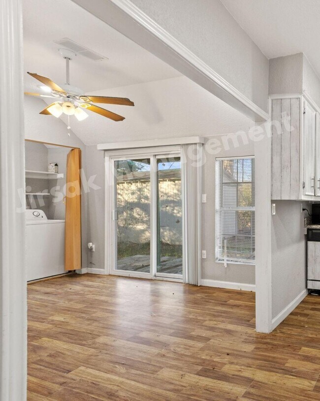 Foto del edificio - 202 S Dunbar Ln