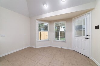 Building Photo - 14011 Pawnee Trails Dr