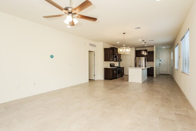 Foto del edificio - 6989 W Hedge Rose Dr