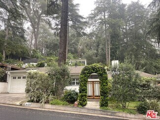 Building Photo - 5320 Palm Dr