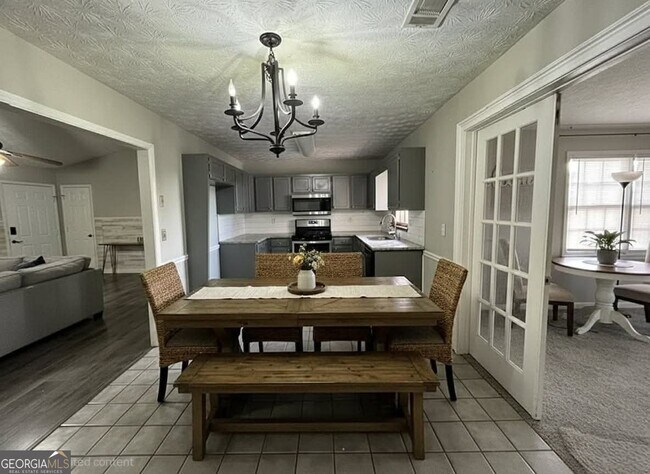 Foto del edificio - 142 Summerfield Dr