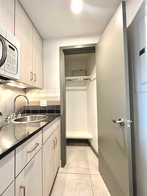 Foto del edificio - 144 Bowdoin St