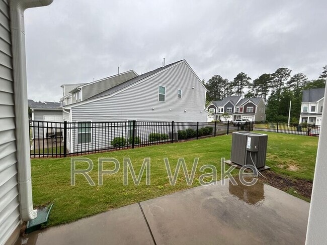 Building Photo - 217 Gulley Glen Dr