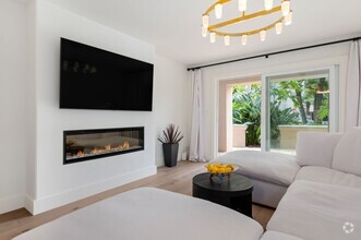 Building Photo - 104 Por La Mar Cir