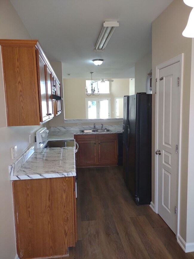 Building Photo - Lovely 3-Bedroom Home located near NCSU!