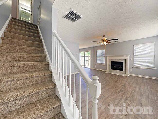 Foto del edificio - 202 Silver Ridge Dr