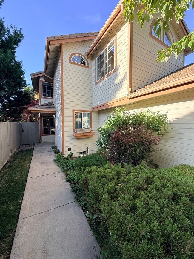 Foto del edificio - 3056 Alpine Creek Rd