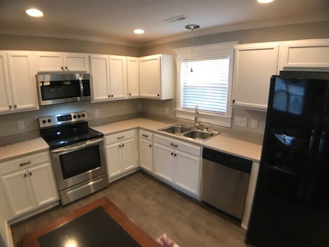 Foto del edificio - 111 Hunters Landing Dr