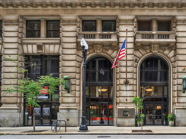 Foto del edificio - 212 W Washington St