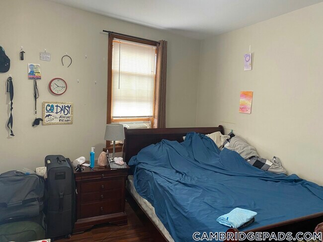 Foto del edificio - 1124 Cambridge St