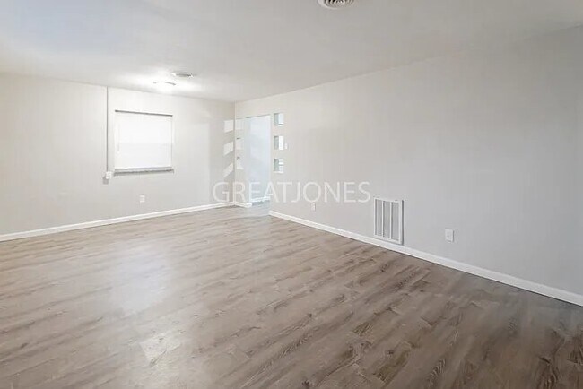 Foto del edificio - 4 St George Ct