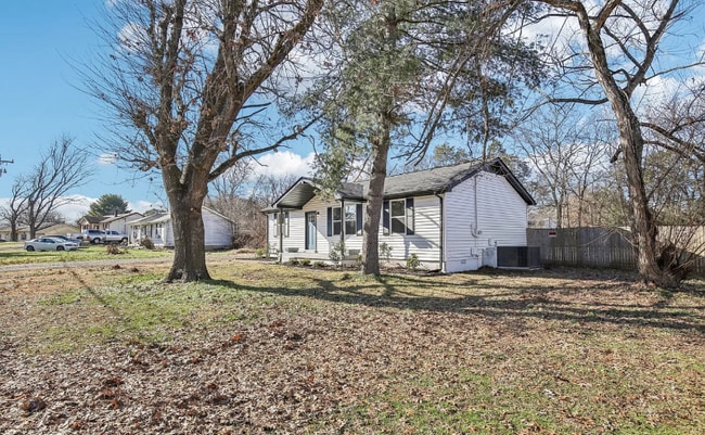 Building Photo - 109 Rosswood Dr