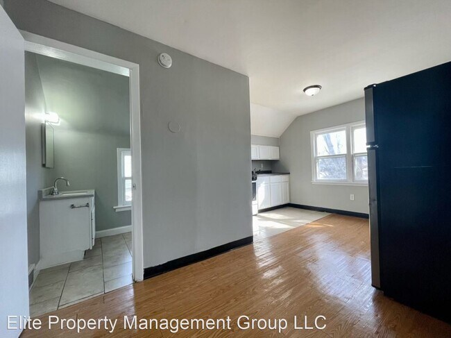 Building Photo - 6 br, 3 bath House - 98 Manitoba Ave W