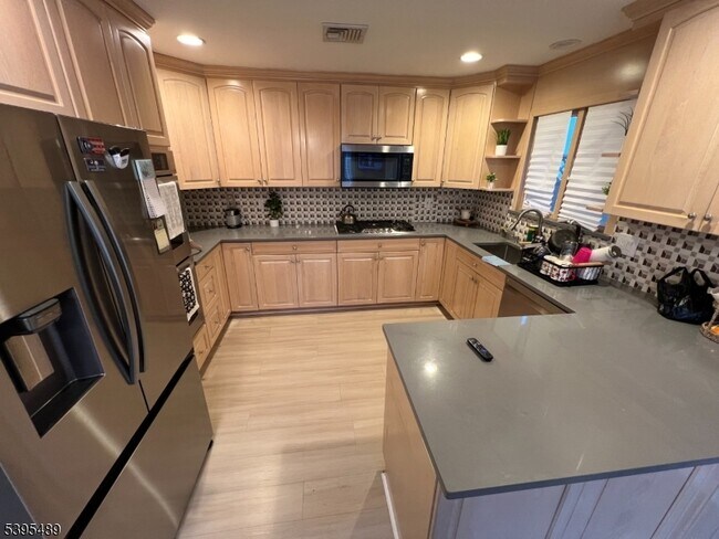 Foto del edificio - 497 Division Ave