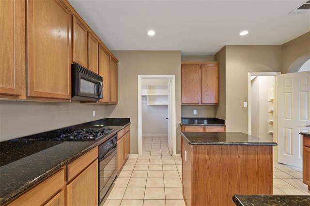 Building Photo - 628 Daisy Dr