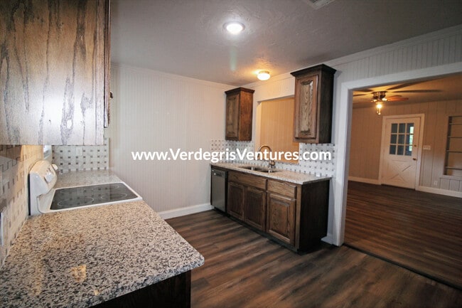 Photo - 4904 Calmont Ave House