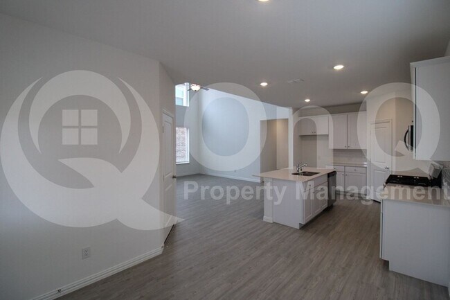 Foto del edificio - 9945 Little Tree Ln