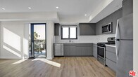 Foto principal - 846 S Mariposa Ave