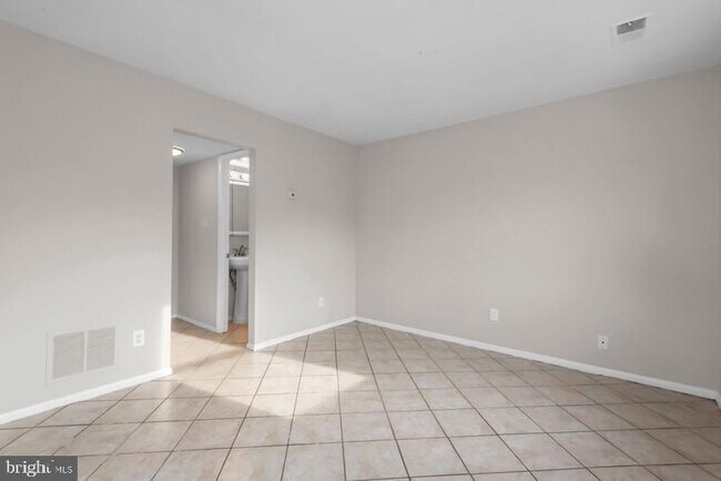 Foto del edificio - 45 Heritage Ct