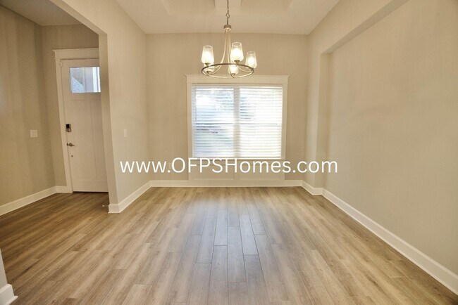 Foto del edificio - 1438 E Shores Blvd