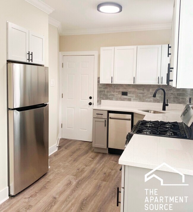 Foto del edificio - 3841 N Greenview Ave