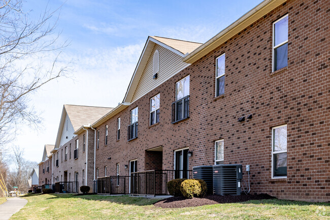 Building Photo - Sumner Gardens Apartments