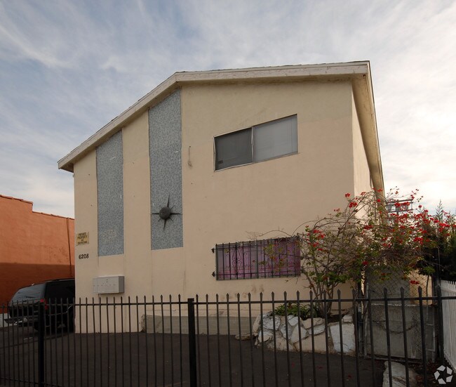 Building Photo - 6208 S San Pedro St
