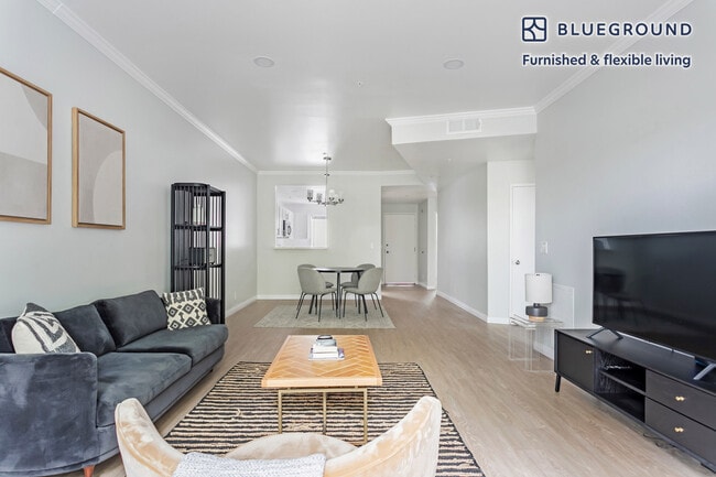 Building Photo - 16070 Sunset Blvd