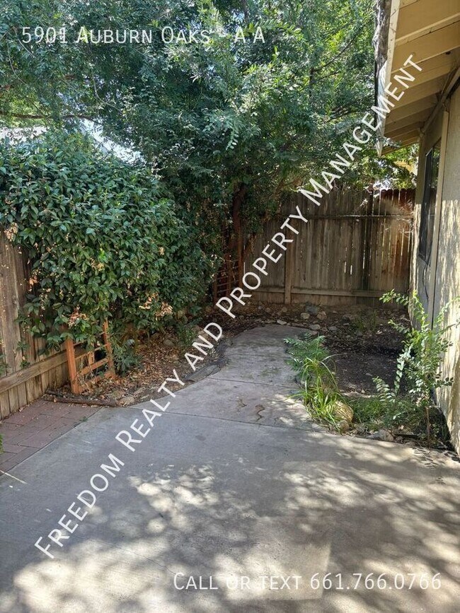 Foto del edificio - 5901 Auburn Oaks Dr