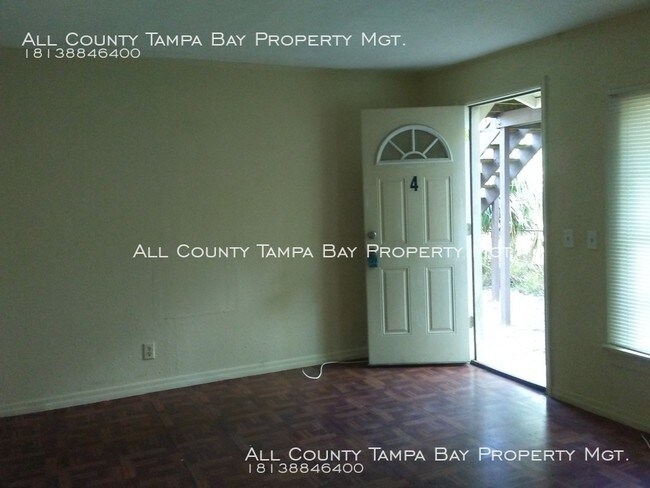 Building Photo - Quaint Studio Apartment on the first floor