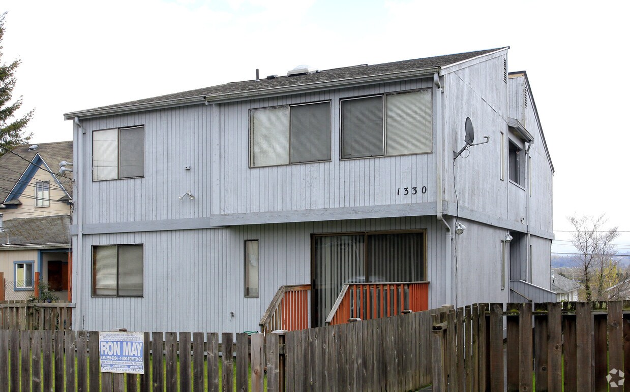 Building Photo - 1330 Chestnut Ave