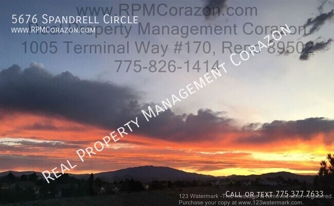 Building Photo - Spacious home with amazing views!