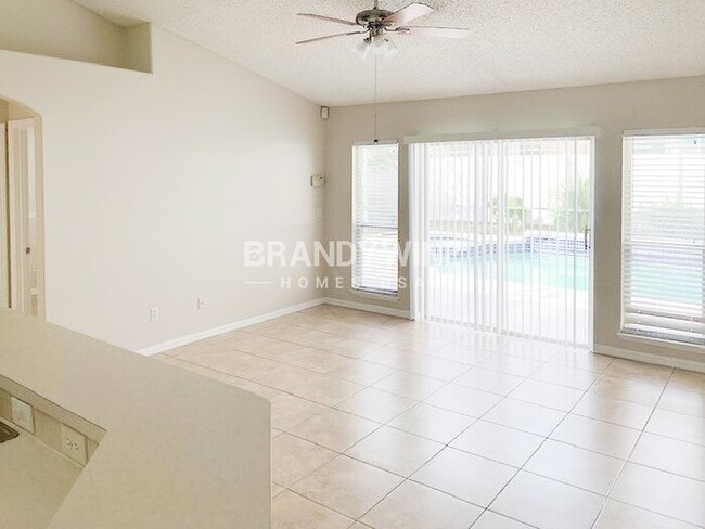 Building Photo - 2143 Fennell St