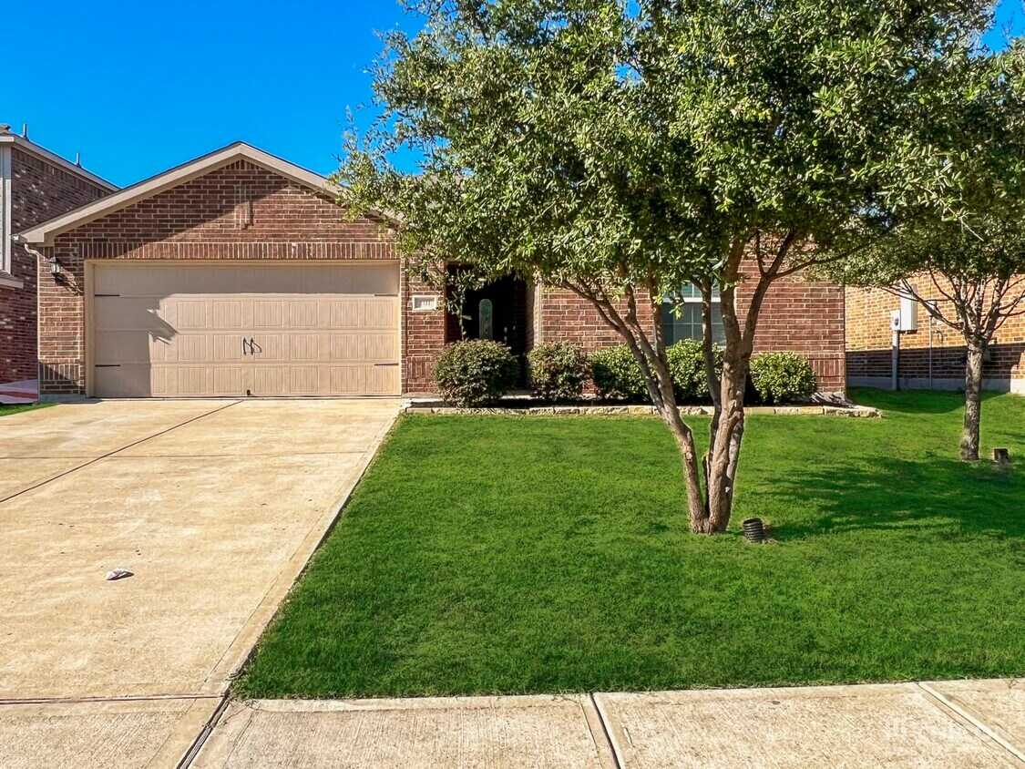 Foto principal - 2111 Juniper Dr