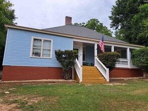 Building Photo - 3911 Lamar St