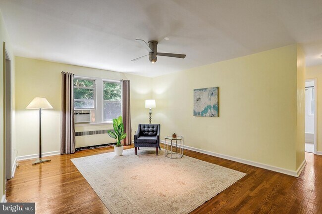 Foto del edificio - 4004 Beecher St NW