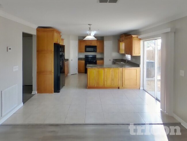 Foto del edificio - 10323 Frog Pond Dr