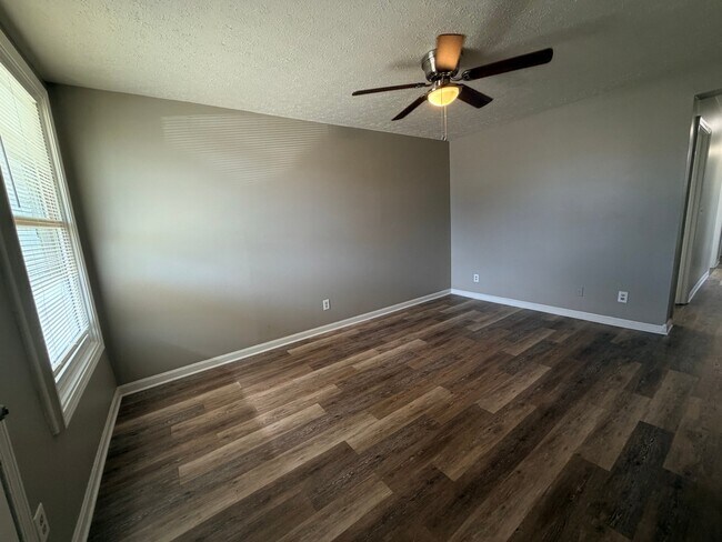 Foto del edificio - 1307 E Market St