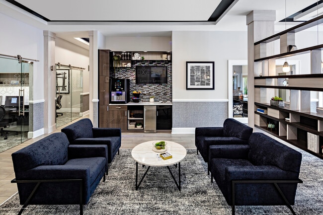 Building Photo - 732 Jessica Cir