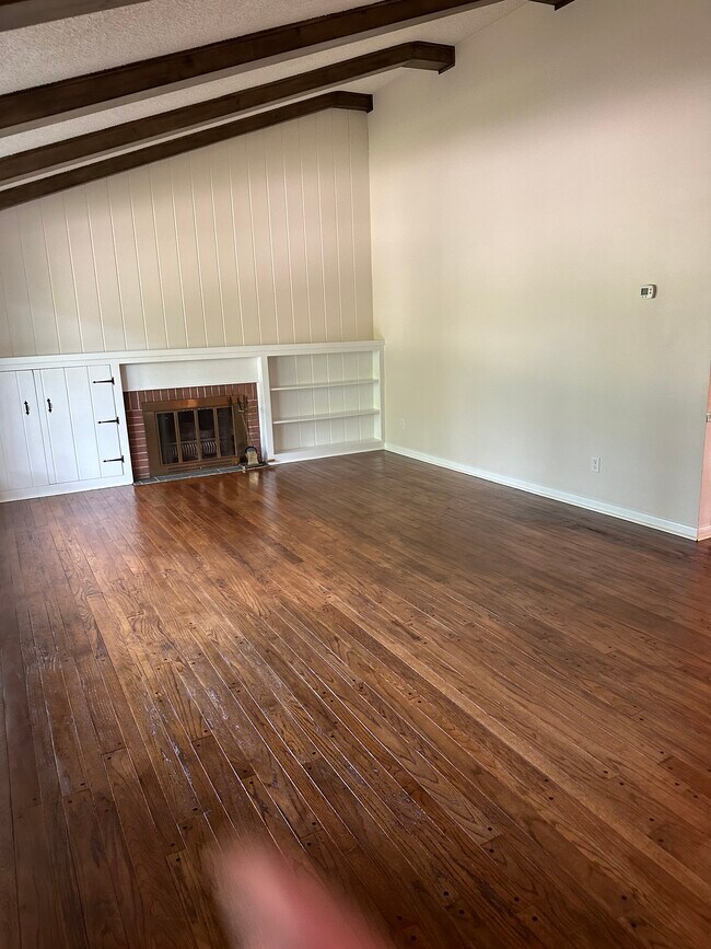 Building Photo - 5805 Woodhill Dr NW