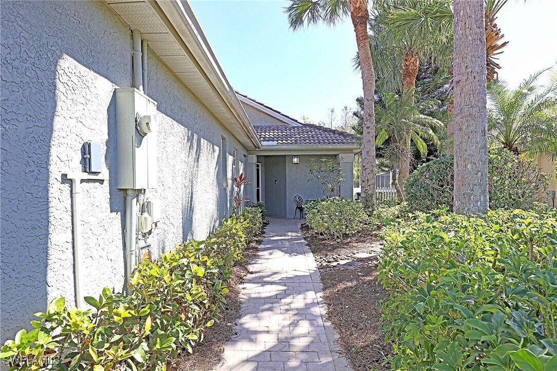 Primary Photo - 1579 Whispering Oaks Cir