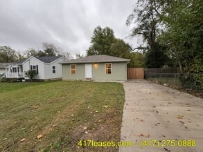 Building Photo - 2618 N Pierce Ave