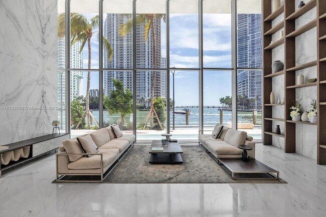 Foto del edificio - 300 Biscayne Blvd Way