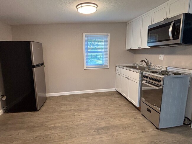 Building Photo - 106 S Urbana Ave